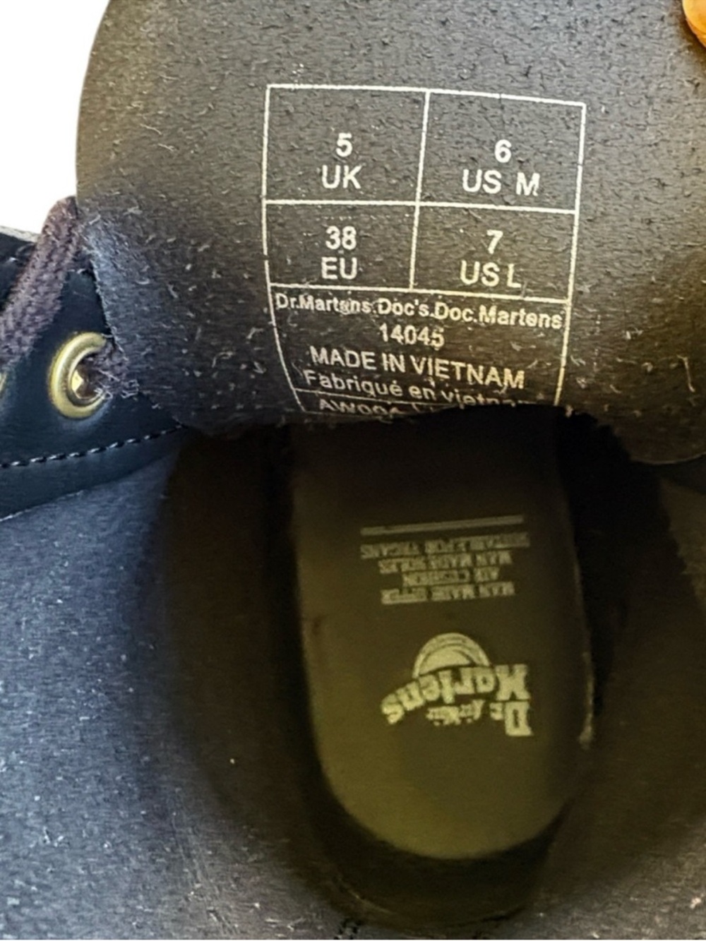 Dr. Martens Vegan 1460 Felix 8 Eye Lace Up Combat Boot Women’s Size 7 EUC - Picture 9 of 12